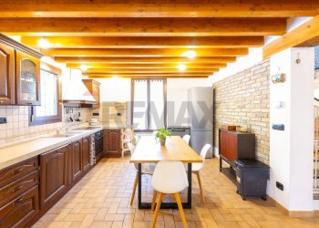 Cucina - Casa indipendente Località Sivizzano
 
124, Salsomaggiore Terme - foto 10