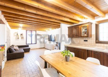 Sala da pranzo - Casa indipendente Località Sivizzano
 
124, Salsomaggiore Terme - foto 12