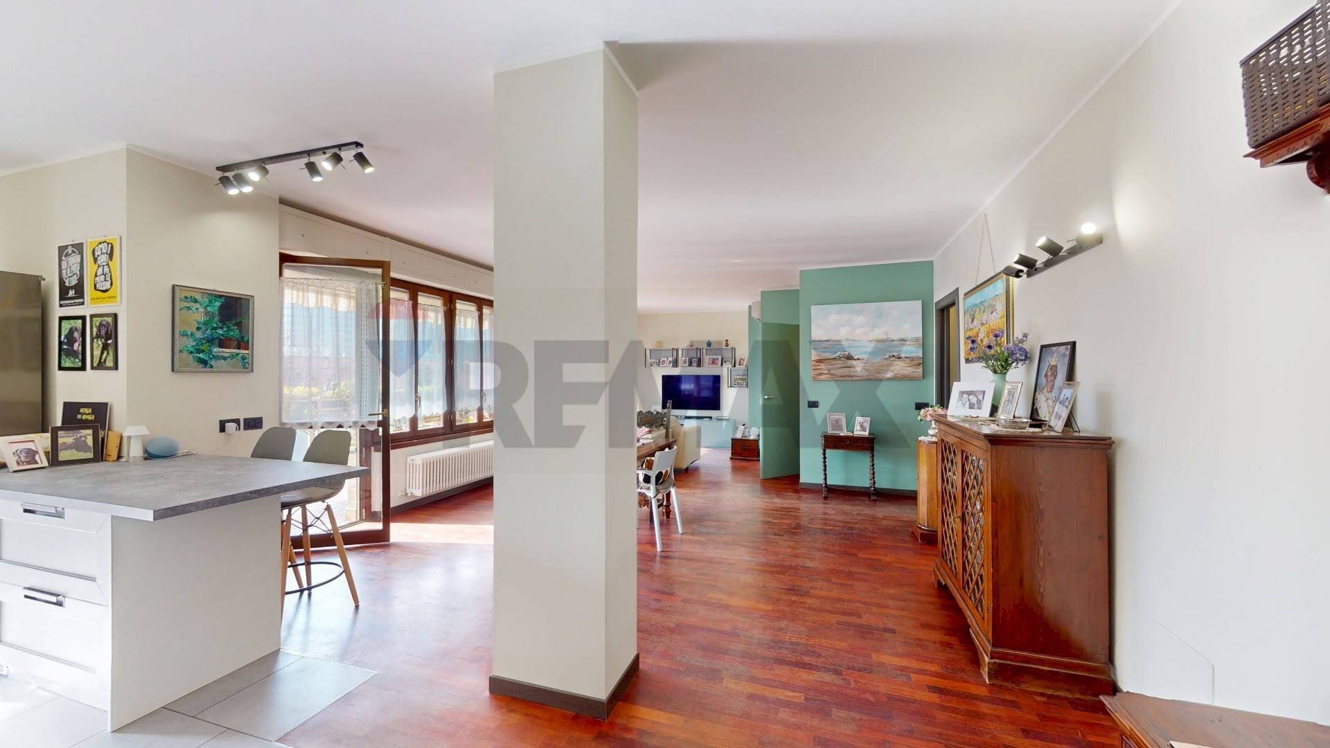 Hall / corridoio - Three-room apartment Via Remo La Valle
 
3, Milano - photo 2