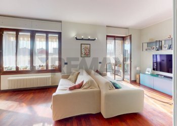 Soggiorno - Three-room apartment Via Remo La Valle
 
3, Milano - photo 8
