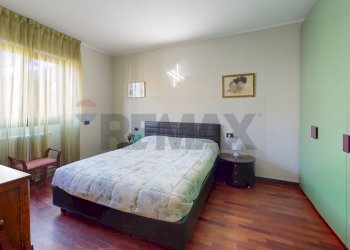 Camera / camera da letto - Three-room apartment Via Remo La Valle
 
3, Milano - photo 27