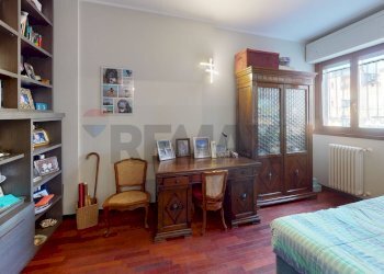 Camera / camera da letto - Three-room apartment Via Remo La Valle
 
3, Milano - photo 29