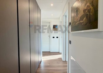 Hall / corridoio - Four-room apartment Alcide De Gasperi
 
35/A, Agrate Brianza - photo 30