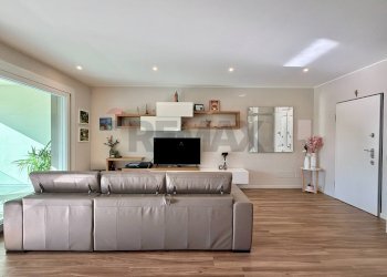 Soggiorno - Quadrilocale Alcide De Gasperi
35/A, Agrate Brianza - foto 4