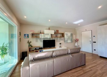 Soggiorno - Quadrilocale Alcide De Gasperi
35/A, Agrate Brianza - foto 5