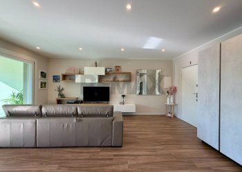 Soggiorno - Quadrilocale Alcide De Gasperi
35/A, Agrate Brianza - foto 6