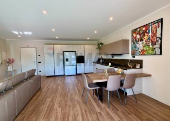 Sala da pranzo - Quadrilocale Alcide De Gasperi
35/A, Agrate Brianza - foto 7