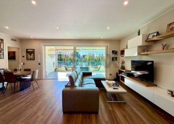 Sala da pranzo - Quadrilocale Alcide De Gasperi
35/A, Agrate Brianza - foto 8