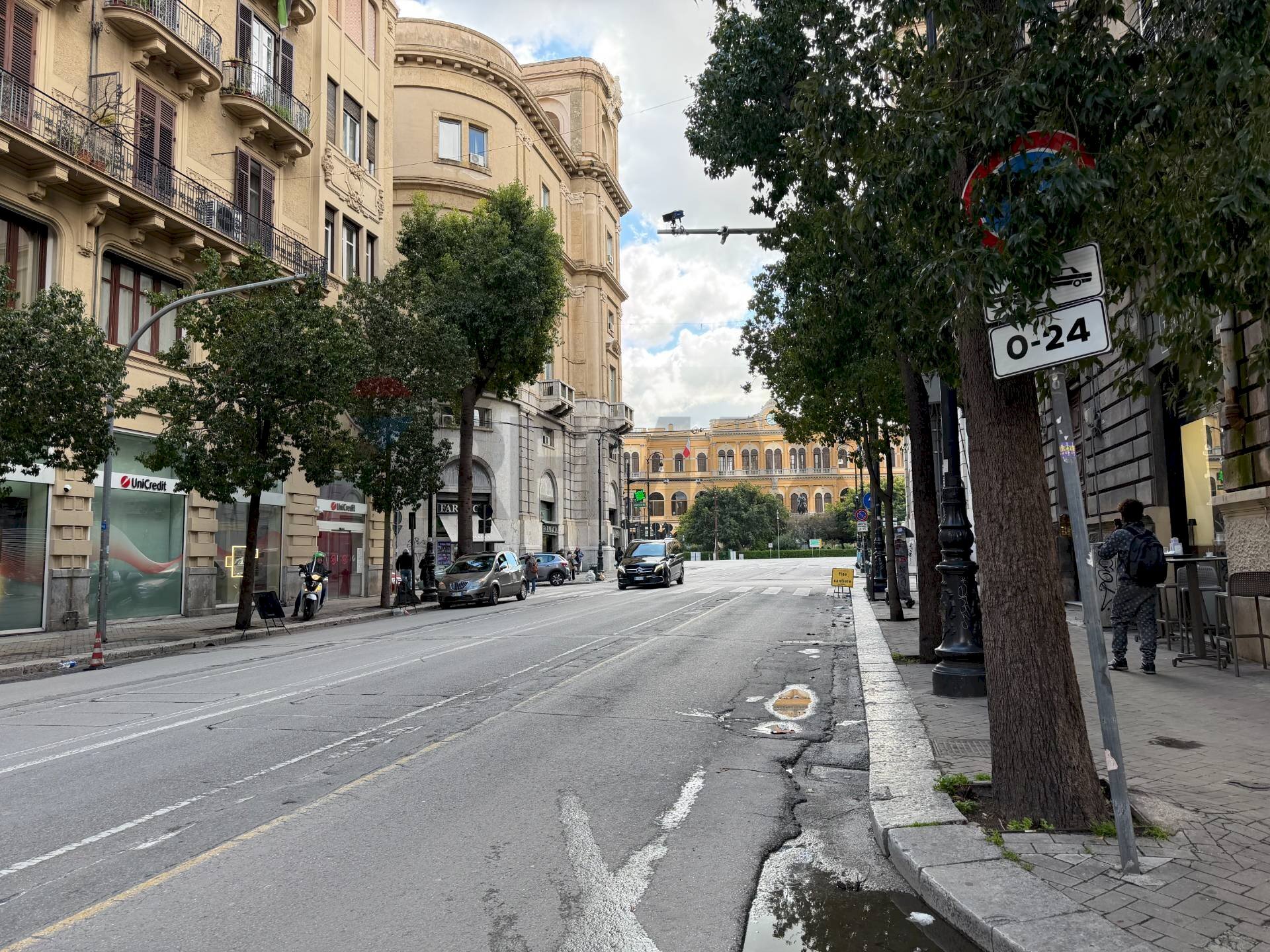 Edificio all\'aperto - Trilocale Via Torino
 
32, Palermo - foto 2