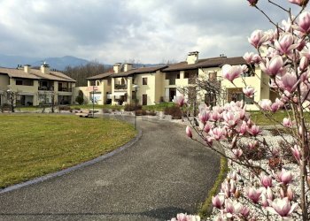 Edificio all\'aperto - Bilocale Cavaso del Tomba - foto 5