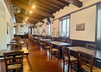 Sala da pranzo - Commercial Premises Via Poligono
 
6, Busto Arsizio - photo 4