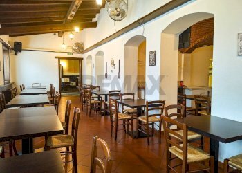 Sala da pranzo - Commercial Premises Via Poligono
 
6, Busto Arsizio - photo 10