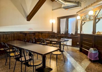 Sala da pranzo - Commercial Premises Via Poligono
 
6, Busto Arsizio - photo 13