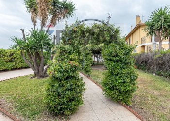 Giardino - Villa VIA DEL GARGANO
 
13, Ragusa - foto 10