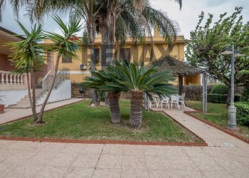 Giardino - Villa VIA DEL GARGANO
 
13, Ragusa - foto 18