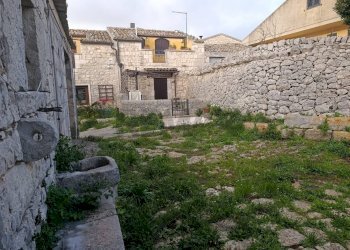 Giardino - Rustic STRADA VICINALE 239- C/DA TRIBASTONE, Ragusa - photo 4