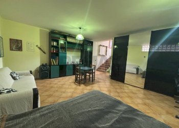 Sala da pranzo - Villa a Schiera Via Spadafora
 
27, Palermo - foto 30