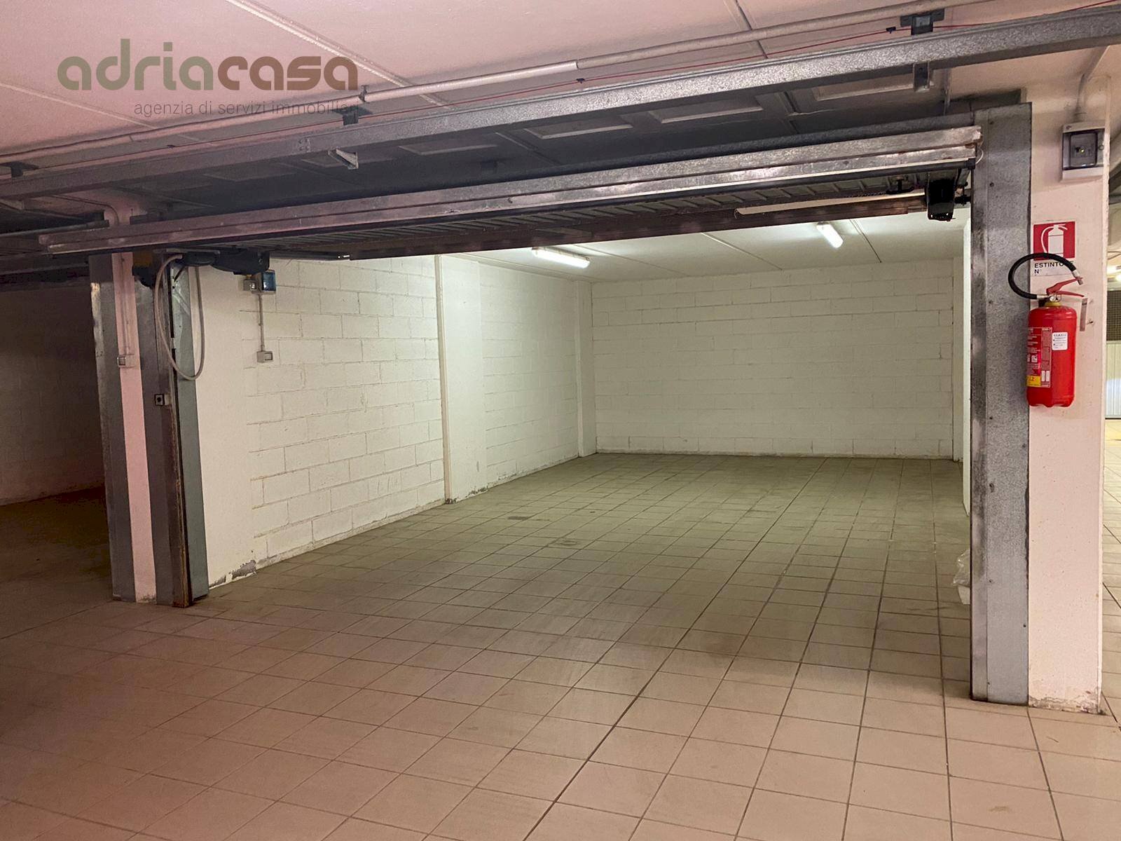 Foto 1 - Box Viale Milano, Riccione - foto 1