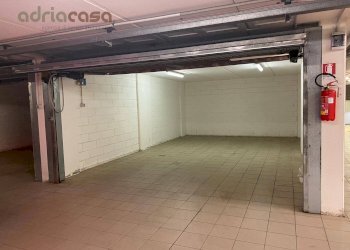 Foto 1 - Box Viale Milano, Riccione - foto 1