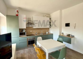 Sala da pranzo - Three-room apartment Nogarole Rocca - photo 1