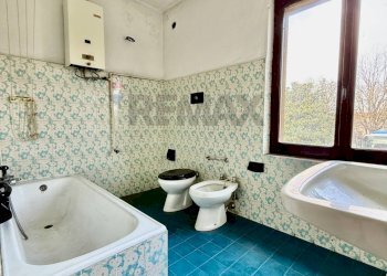 Bagno - Casa semi indipendente VICOLO VITTORIO ALFIERI
 
11, Corte de' Frati - foto 14
