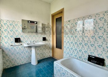 Bagno - Casa semi indipendente VICOLO VITTORIO ALFIERI
 
11, Corte de' Frati - foto 15