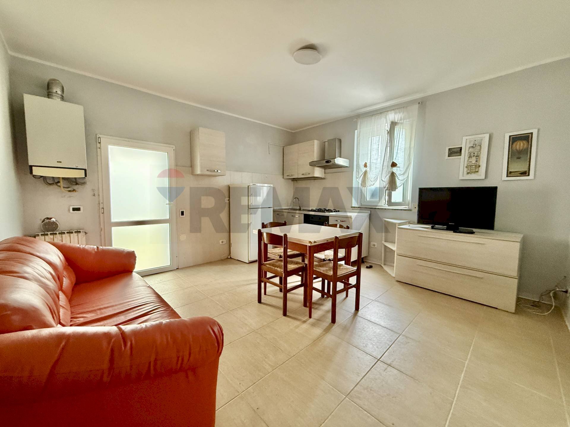 Sala da pranzo - Casa semi indipendente Via Ugo Pelò
 
5, Castelvetro Piacentino - foto 3