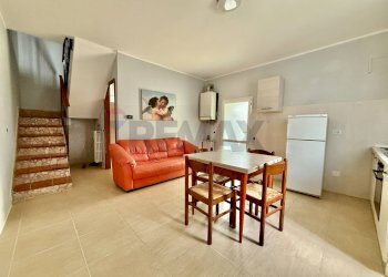 Sala da pranzo - Casa semi indipendente Via Ugo Pelò
 
5, Castelvetro Piacentino - foto 2