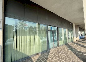 Terrazza - Negozio Via Lucchini
 
105, Cremona - foto 1