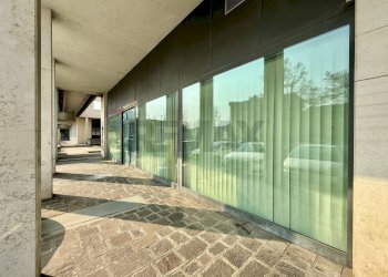 Terrazza - Negozio Via Lucchini
 
105, Cremona - foto 21