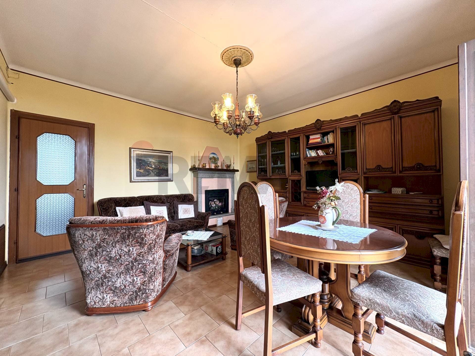 Sala da pranzo - Quadrilocale Viale Matteotti
 
79, Sesto ed Uniti - foto 3