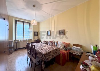 Sala da pranzo - Quadrilocale Viale Matteotti
 
79, Sesto ed Uniti - foto 14