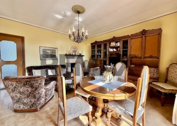 Sala da pranzo - Quadrilocale Viale Matteotti
 
79, Sesto ed Uniti - foto 3