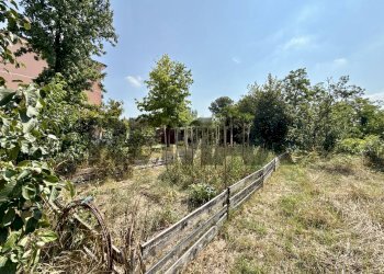 Giardino - Quadrilocale Viale Matteotti
 
79, Sesto ed Uniti - foto 38