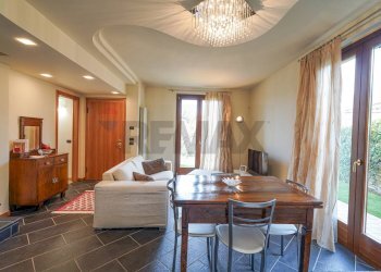 Sala da pranzo - Casa semi indipendente Via 4 Novembre
 
109, Ponteranica - foto 9