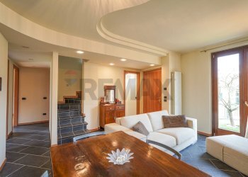 Sala da pranzo - Casa semi indipendente Via 4 Novembre
 
109, Ponteranica - foto 10