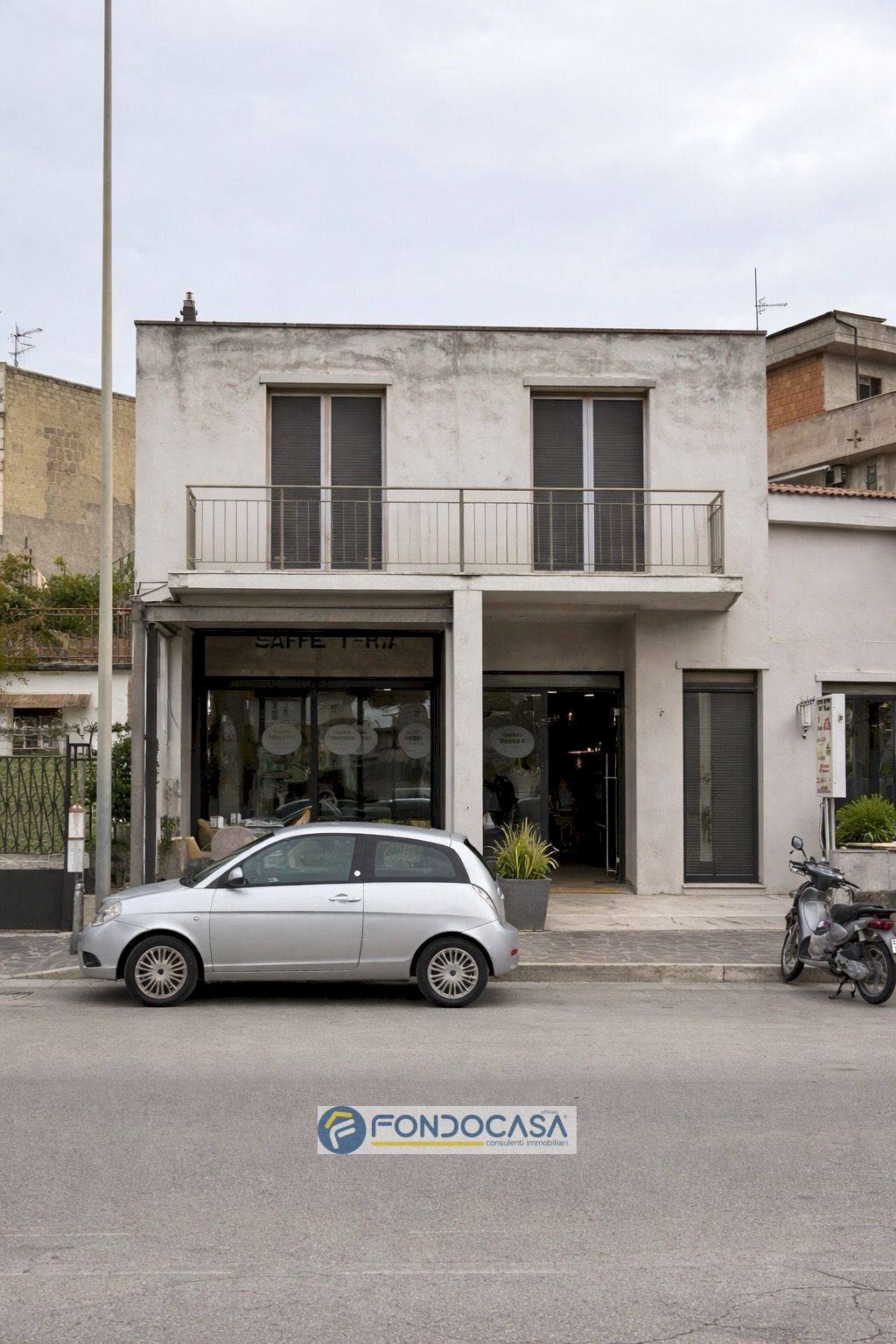 Foto 1 - Commercial Premises Via Domiziana
 
324, Mondragone - photo 1