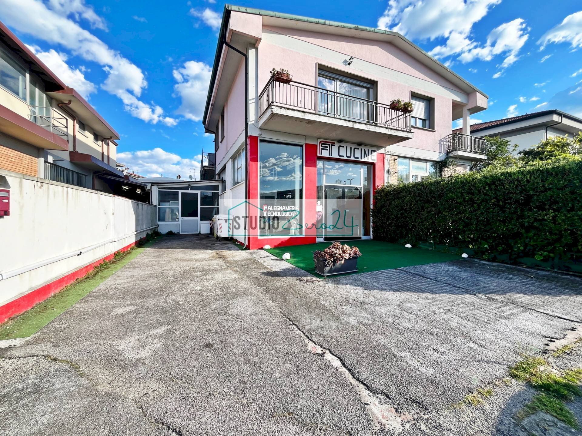 Foto 2 - Commercial Premises Via Fratelli Cervi, Viareggio - photo 2