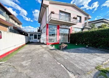 Foto 2 - Commercial Premises Via Fratelli Cervi, Viareggio - photo 2