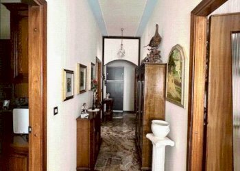 Corridoio - Casa indipendente via Michelangelo, Gardone Val Trompia - foto 11