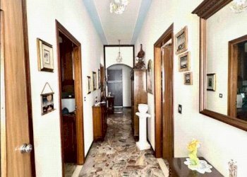 Corridoio - Casa indipendente via Michelangelo, Gardone Val Trompia - foto 12