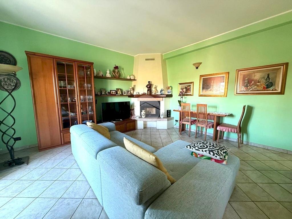 Quadrilocale Via Luigi Salma, Corsico - foto 1