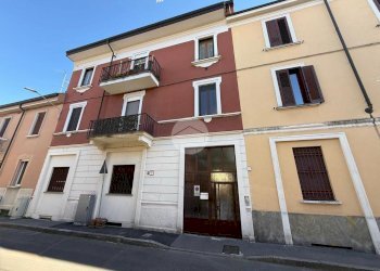 Four-room apartment Via Luigi Salma, Corsico - photo 2