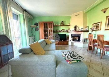 Four-room apartment Via Luigi Salma, Corsico - photo 3