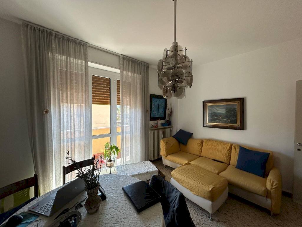Salone - Three-room apartment via Crenna, 17, Cardano al Campo - photo 2