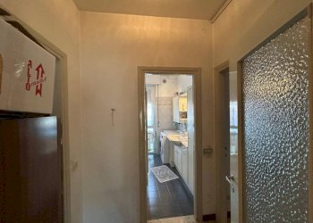 Corridoio - Three-room apartment via Crenna, 17, Cardano al Campo - photo 12