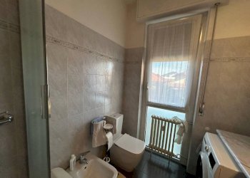 Corridoio - Three-room apartment via Crenna, 17, Cardano al Campo - photo 17