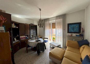 Salone - Trilocale via Crenna, 17, Cardano al Campo - foto 1