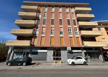 Facciata - Trilocale via Crenna, 17, Cardano al Campo - foto 3