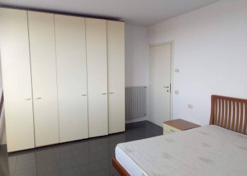 Camera da letto - Bilocale via Cornelio Ghiretti, 2, Parma (zona Pablo) - foto 16